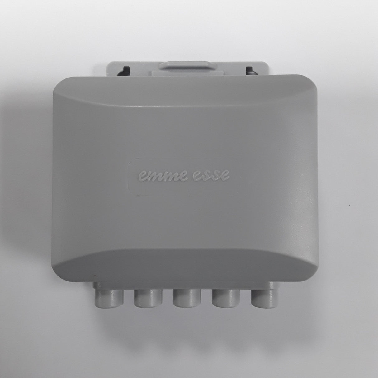Outdoor-TV-Verstärker 2 Ausgänge 5GLTE kostenlose APP-Serie - Emme Esse