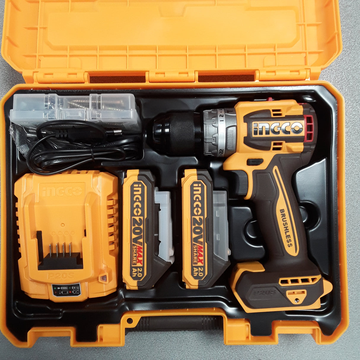 INGCO Trapano Avvitatore COMPACT con percussione 20V 60Nm BRUSHLESS con 2 batterie 2Ah