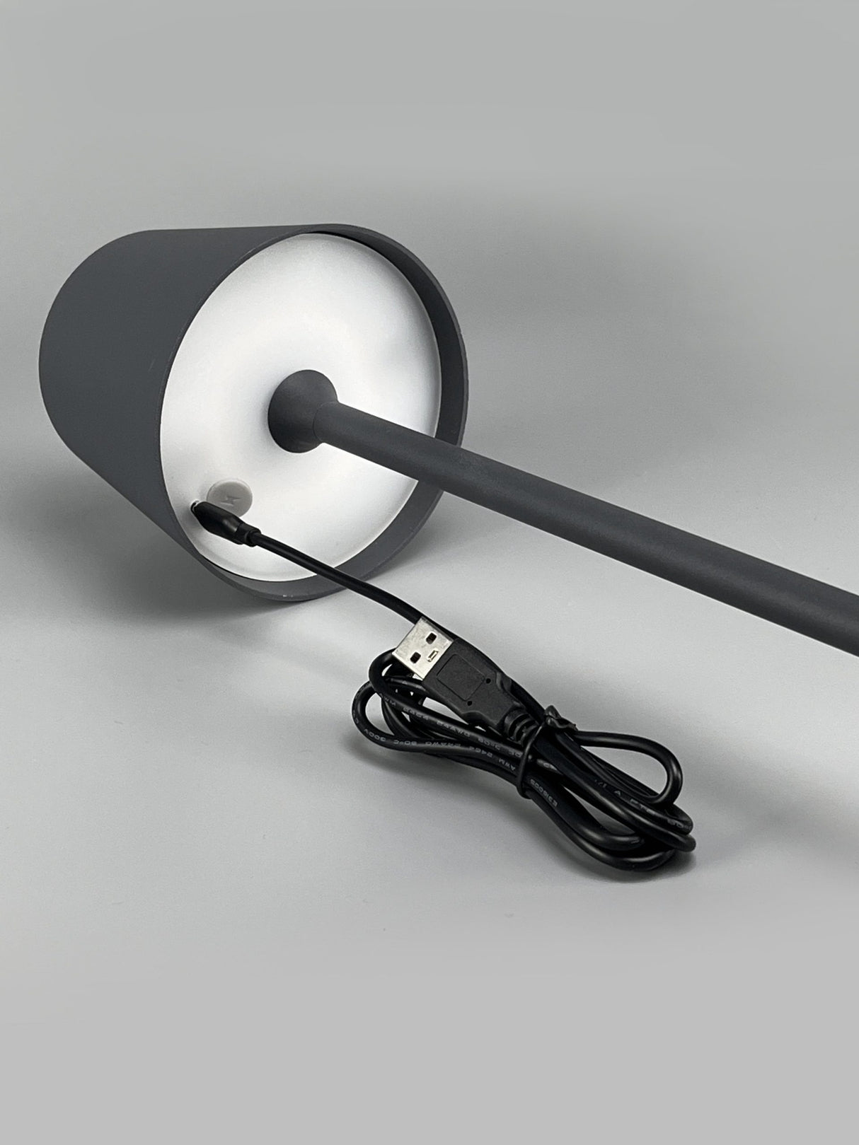 GeaLuce Lampada da tavolo ricaricabile Brillia Up&Down