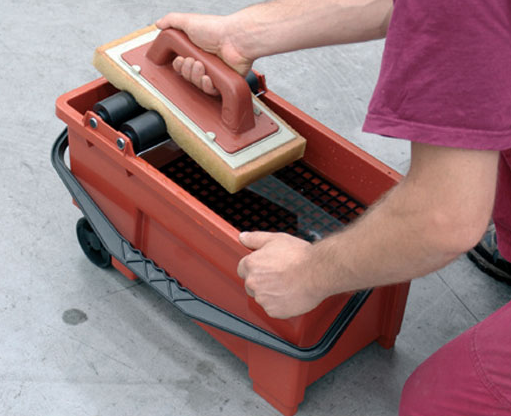 Raimondi Skipper 13lt washing tank for Tilers with Sweepex 13x30 sponge trowel