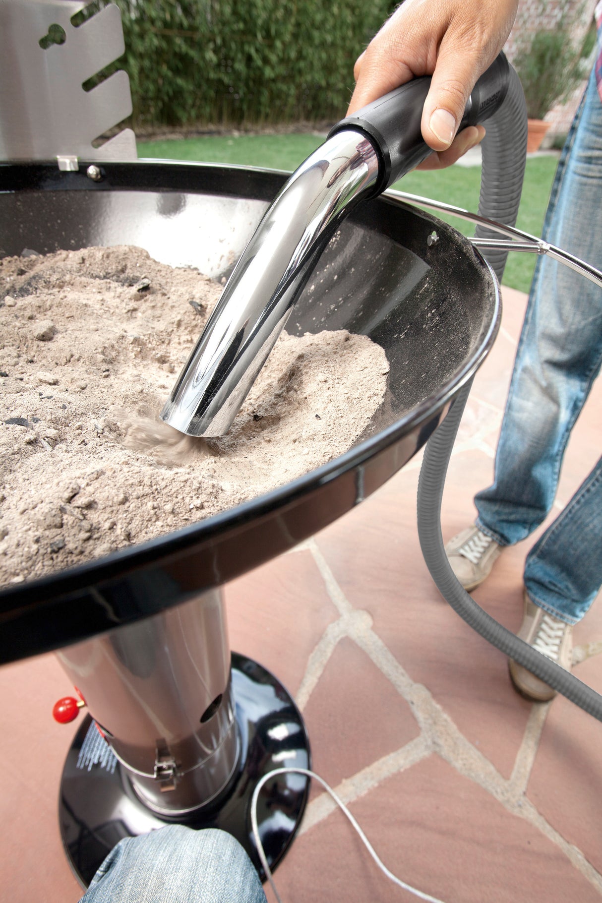 Kärcher AD 4 Premium – Aspiracenere 600 W con Filtro Ignifugo e Serbatoio Metallo 17 L – Per Cenere Fredda, Stufe a Pellet, Camini e Barbecue – Sistema ReBoost