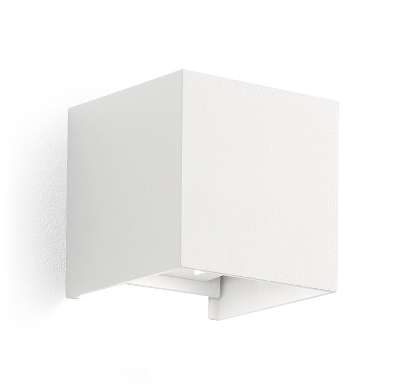 Applique GEA LED 2 x 5W IP54 luce naturale 4000K doppio fascio regolabile