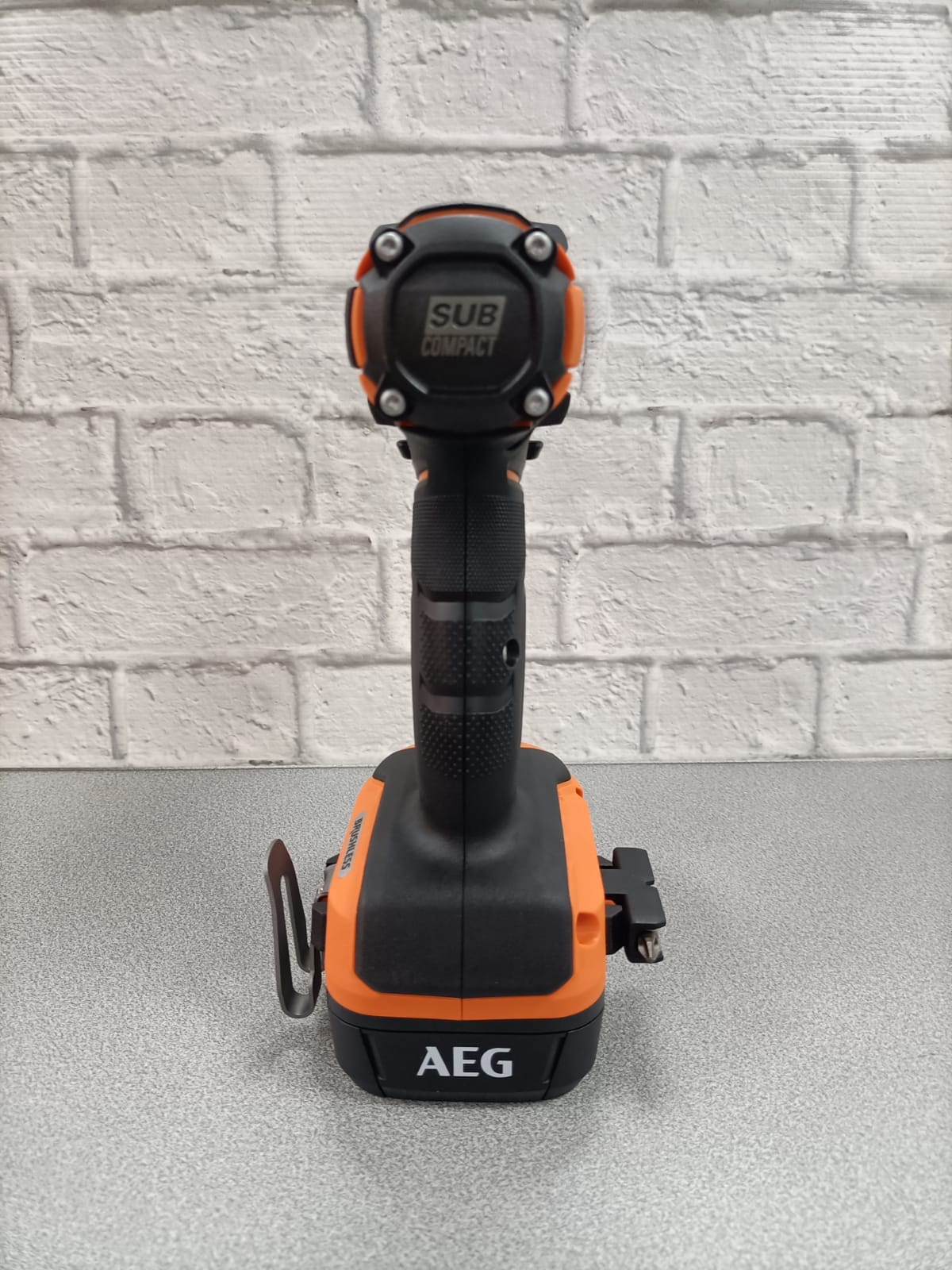 Trapano avvitatore SubCompact 18V Brushless con 2 batterie da 2.0Ah in valigetta - BS 18SBL-202C AEG