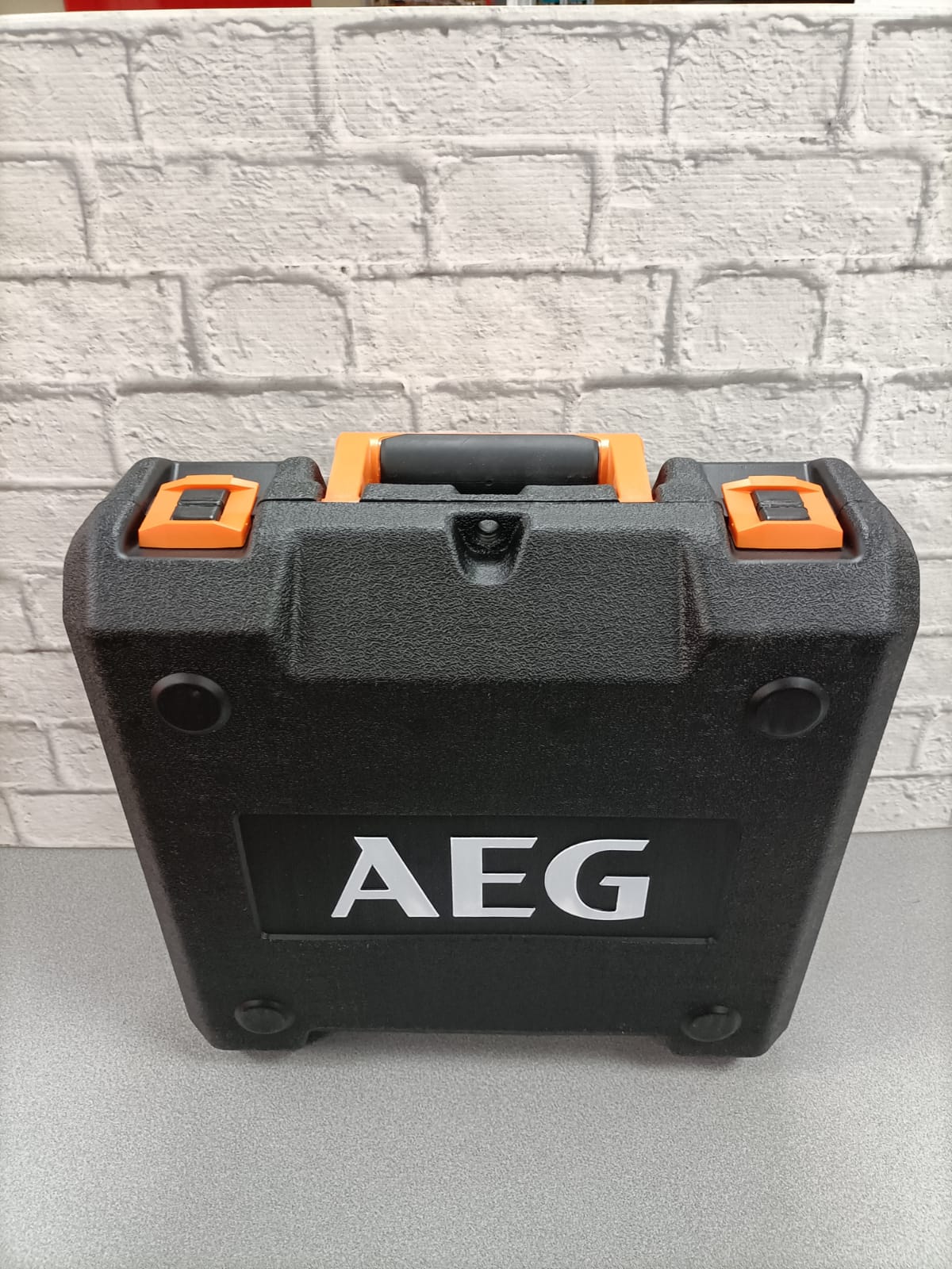 Trapano avvitatore SubCompact 18V Brushless con 2 batterie da 2.0Ah in valigetta - BS 18SBL-202C AEG