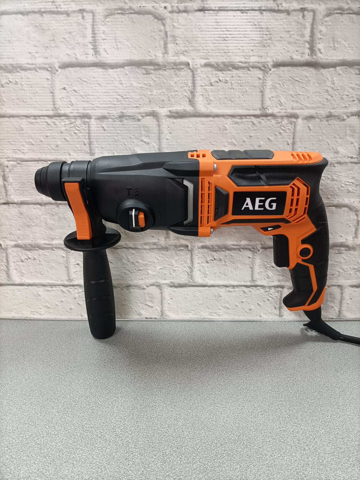 Kombinierter Bohrhammer SDS-PLUS - KH 24 IE - AEG