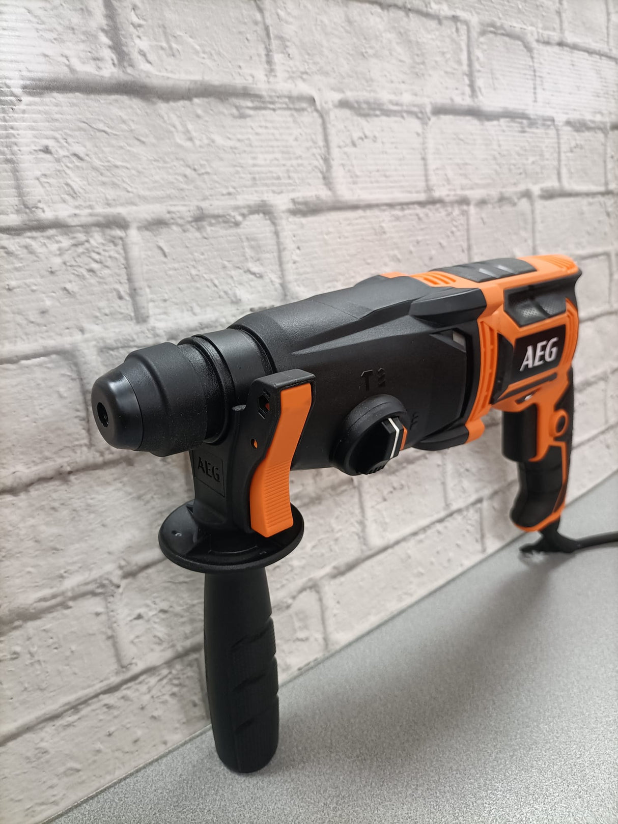 Kombinierter Bohrhammer SDS-PLUS - KH 24 IE - AEG