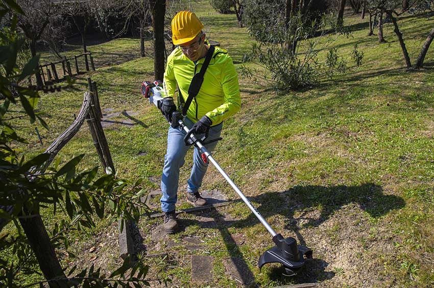 Decespugliatore con motore brushless da 36V e 650W - RY10G