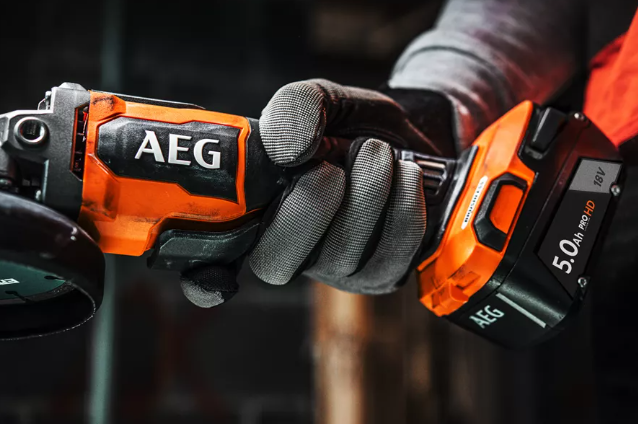 AEG Smerigliatrice Angolare Brushless 18V, 2x5.0Ah - BEWS 18-115BLPX2-502TB